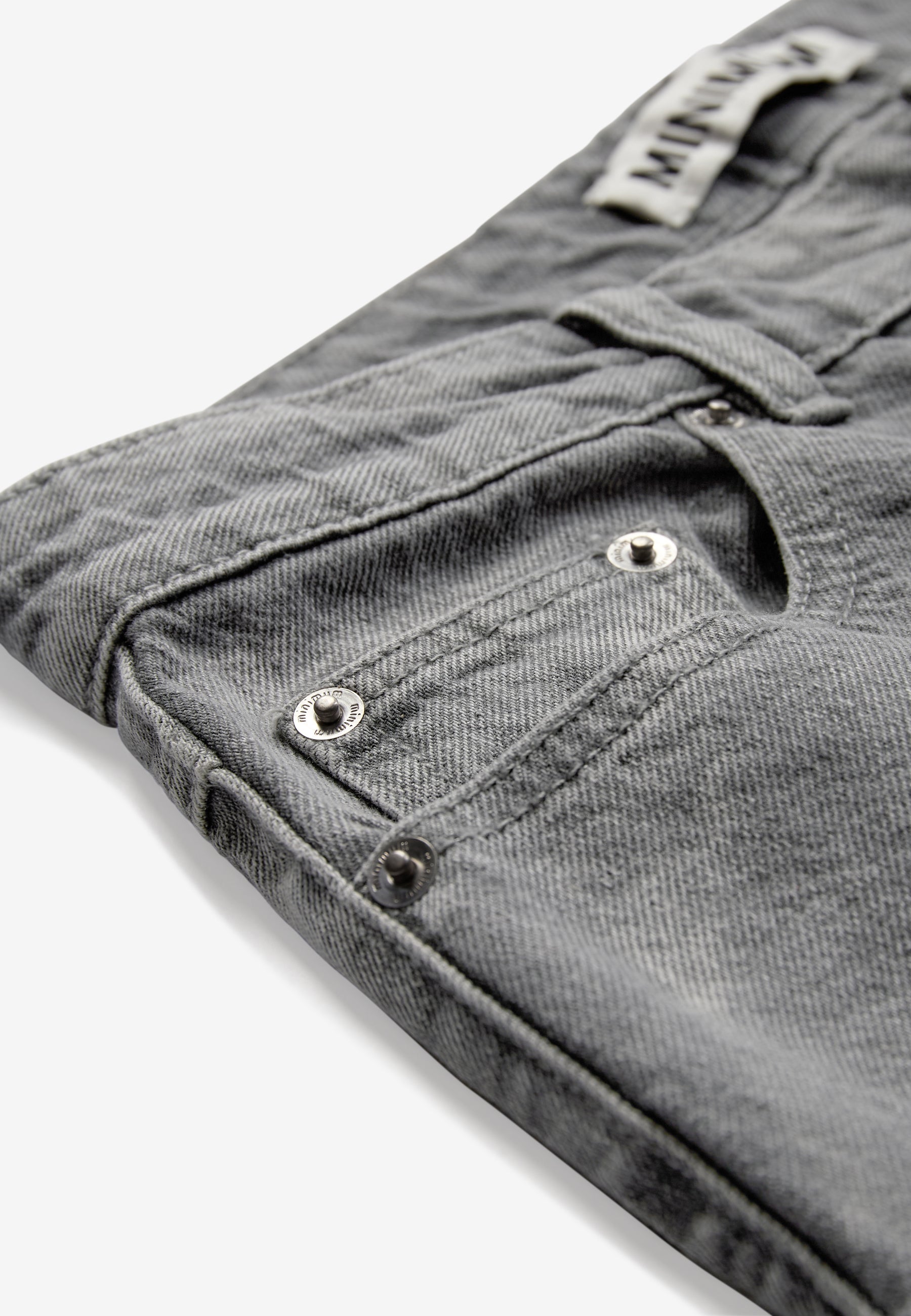 minimum female Alva mw long shorts 2461 Shorts 910 Light Grey