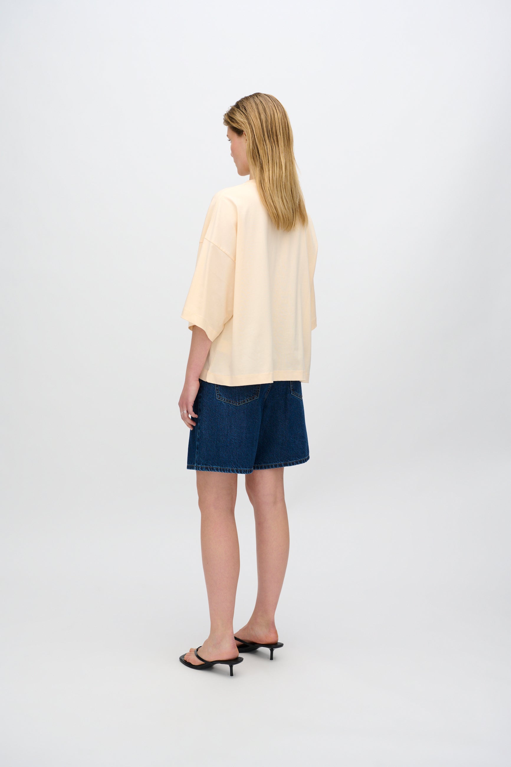 minimum female Mira t-shirt G029 Short Sleeved T-shirt 1110 Creme De Peche